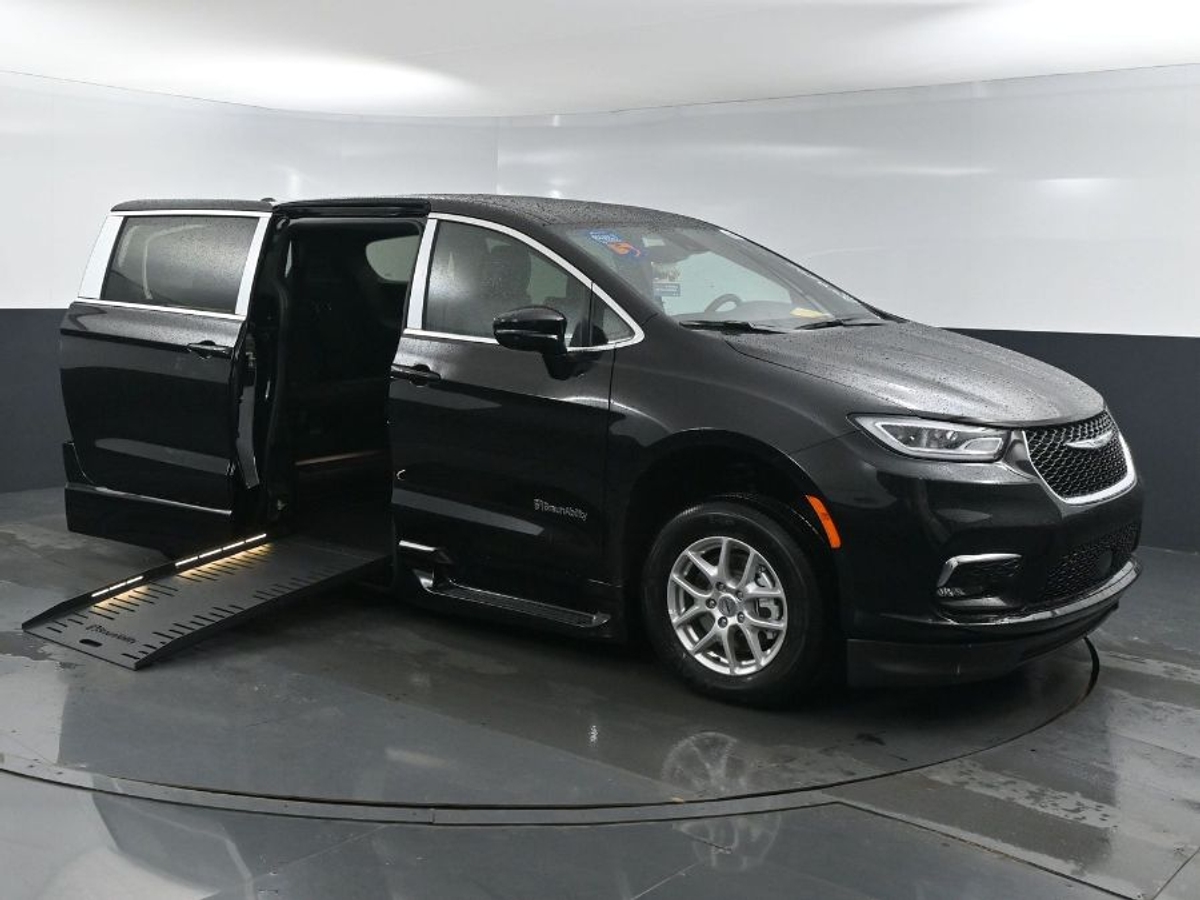 2025 CHRYSLER PACIFICA - Image 2