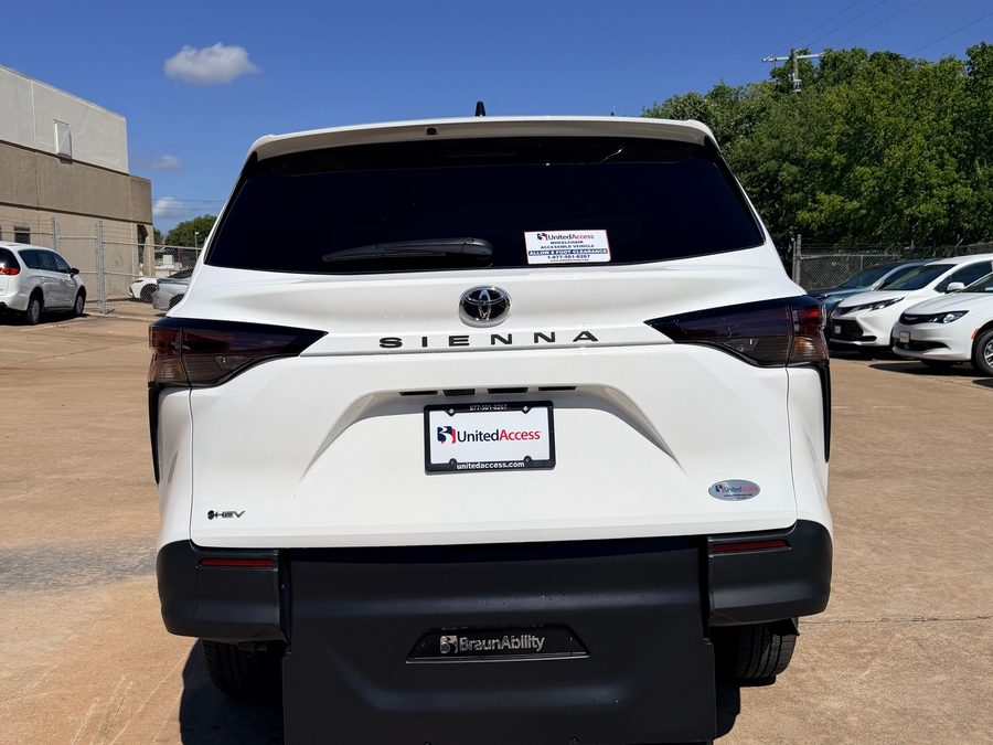 New 2026 Toyota Sienna Hybrid LE - BraunAbility Commercial Rear Entry Fold Out Manual Ramp