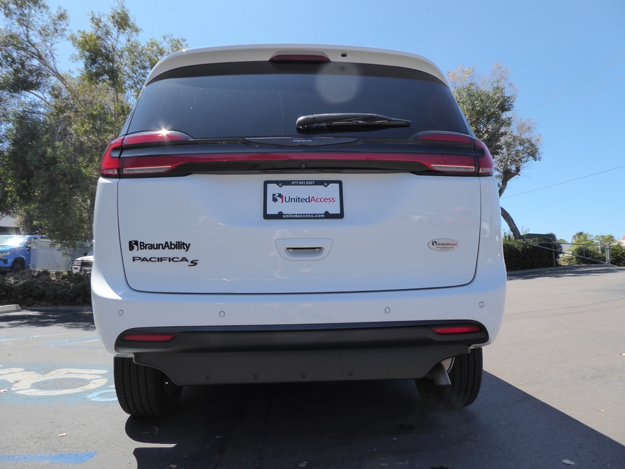 Used 2023 Chrysler Pacifica Touring L - BraunAbility Side Entry Fold Out Automatic Ramp