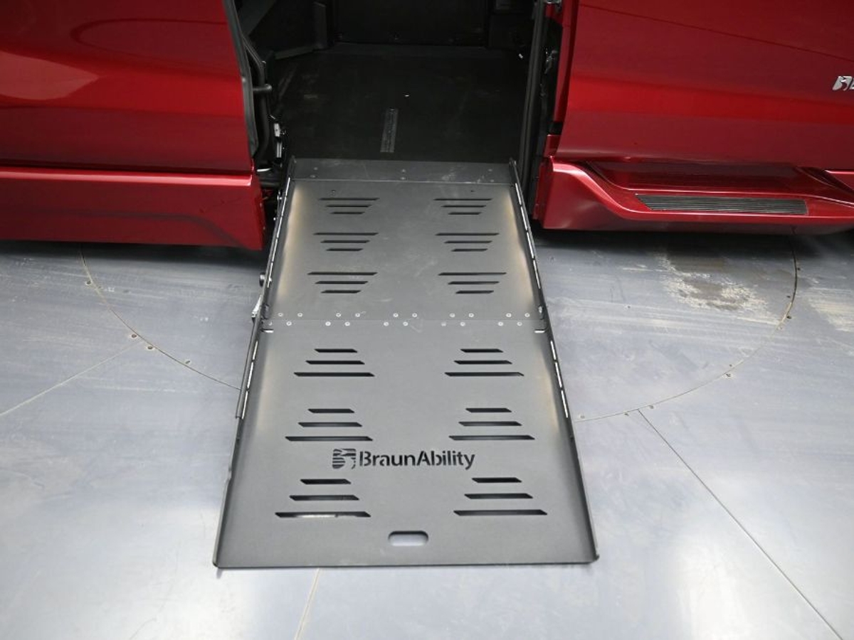 2025 TOYOTA SIENNA - Image 14