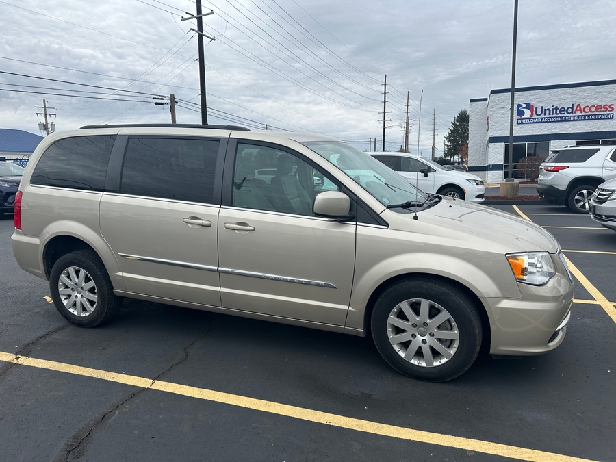 Used 2015 Chrysler town and country Touring - OTH Rear Entry Entry Lift Automatic Ramp