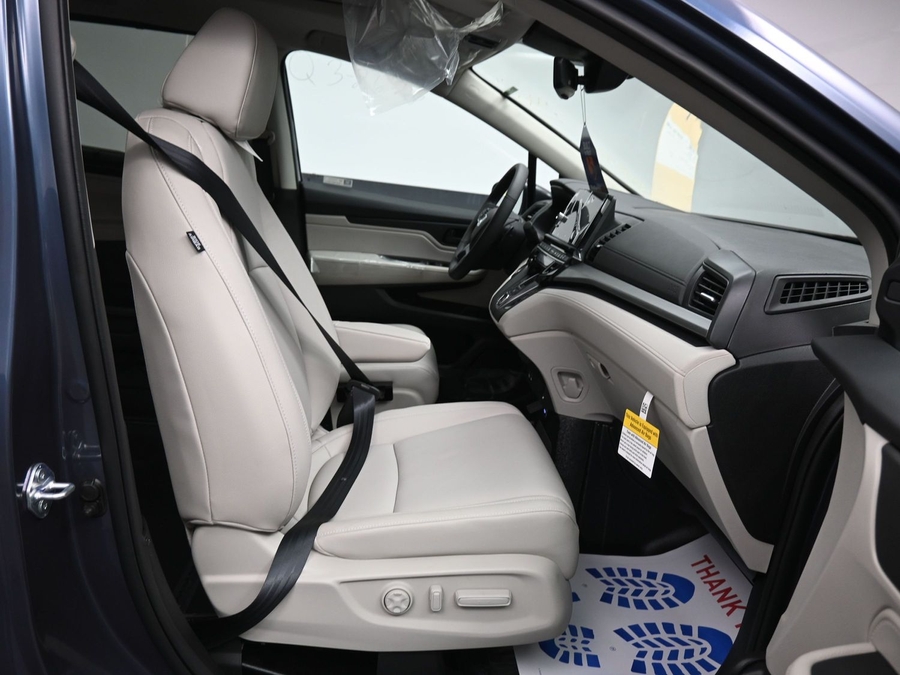 Blue Honda Odyssey image number 6