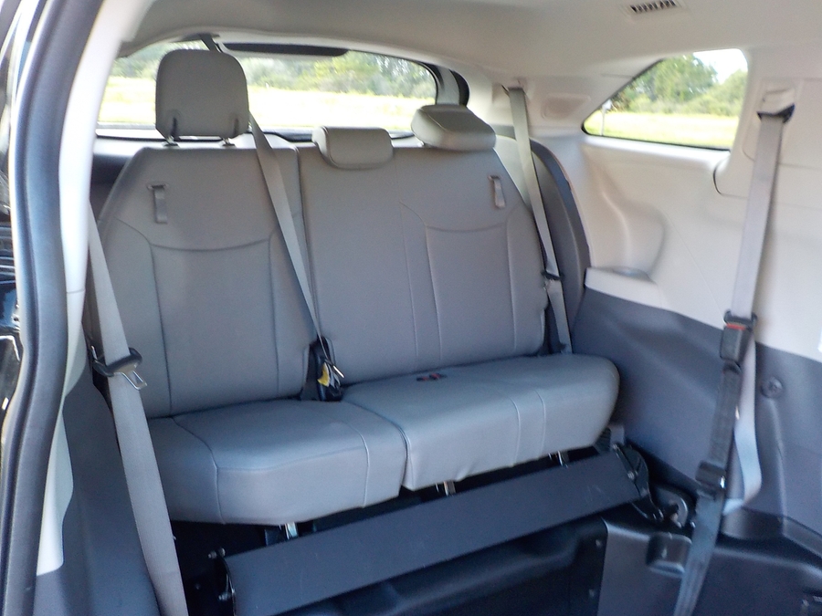 Black Toyota Sienna image number 41
