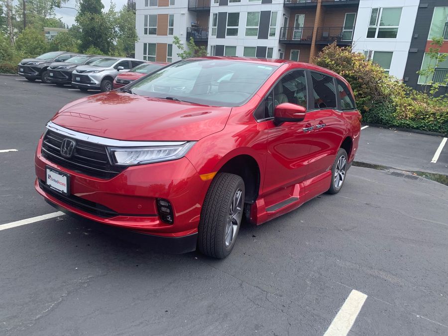 Used 2023 Honda Odyssey Touring - VMI Side Entry Entry In Floor Automatic Ramp
