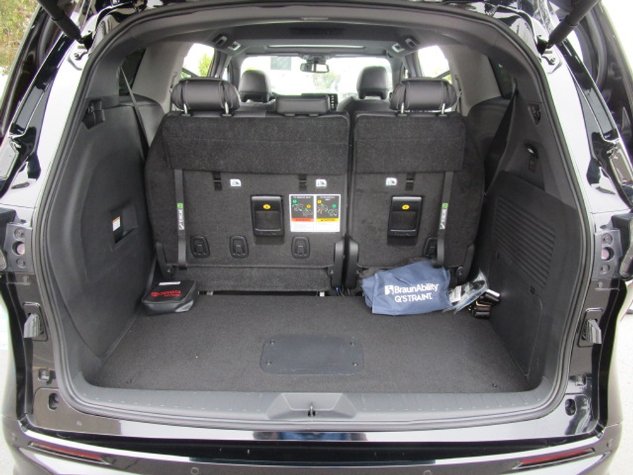 New 2025 Toyota Sienna Hybrid XSE Sport - BraunAbility Side Entry Entry In Floor Automatic Ramp