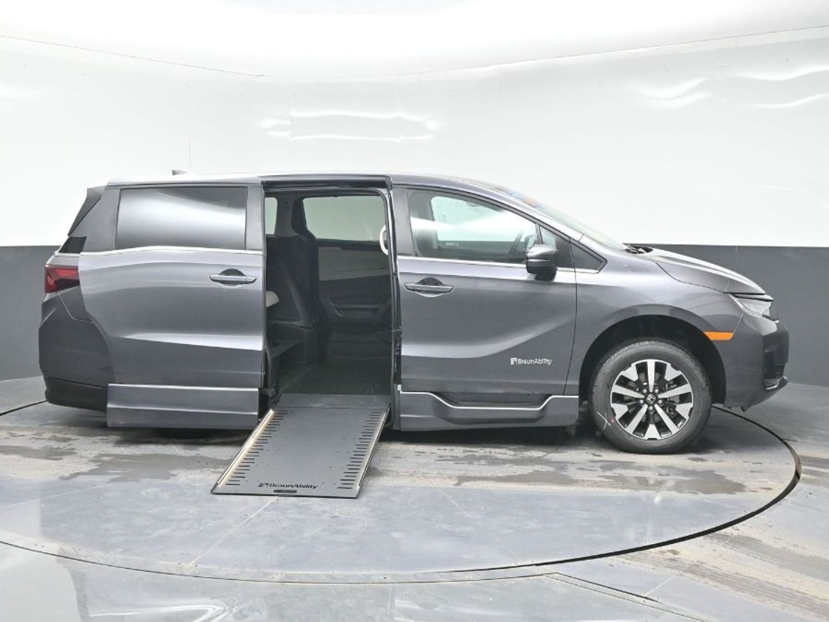 Grey Honda Odyssey image number 7