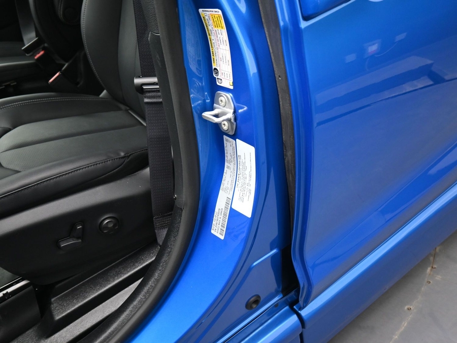 New 2026 Chrysler Pacifica Select Safety - BraunAbility Side Entry Entry In Floor Automatic Ramp