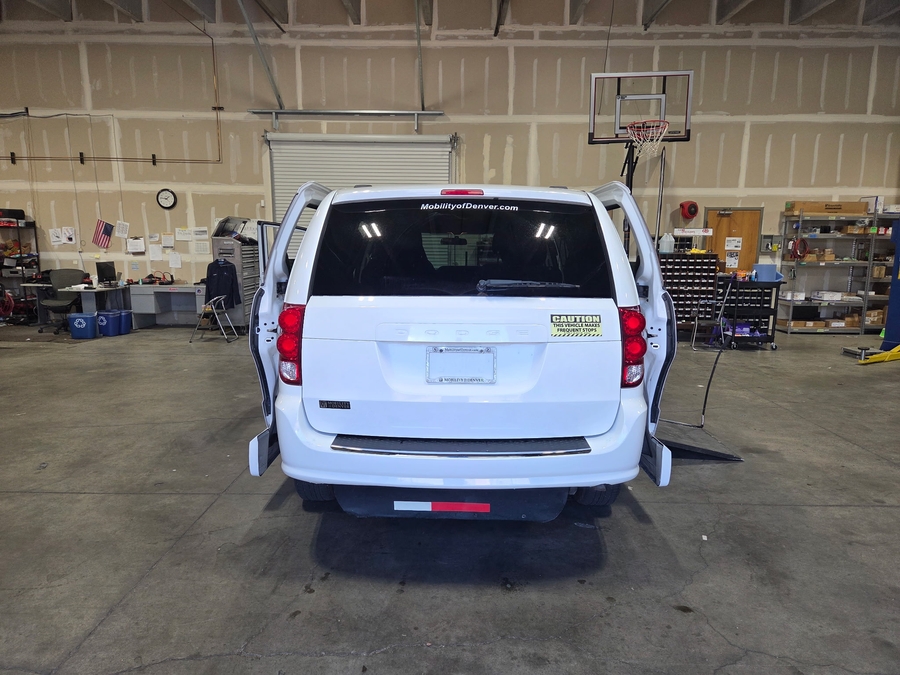 Used 2014 Dodge Grand Caravan SXT - VMI Side Entry In Floor Automatic Ramp