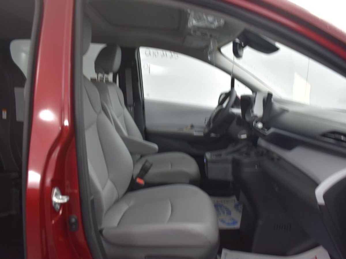 2025 TOYOTA SIENNA - Image 9