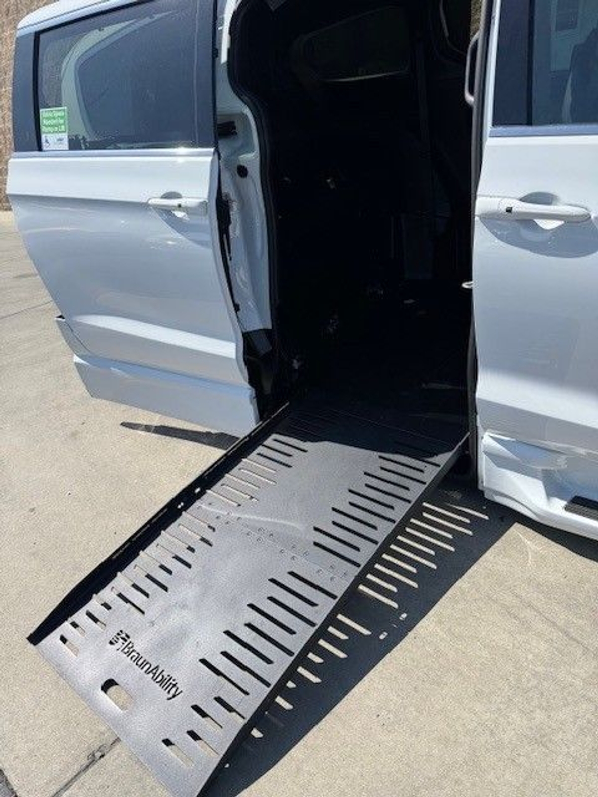 2025 CHRYSLER PACIFICA - Image 4