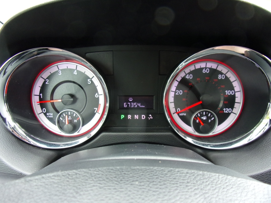 Grey Dodge Grand Caravan image number 10