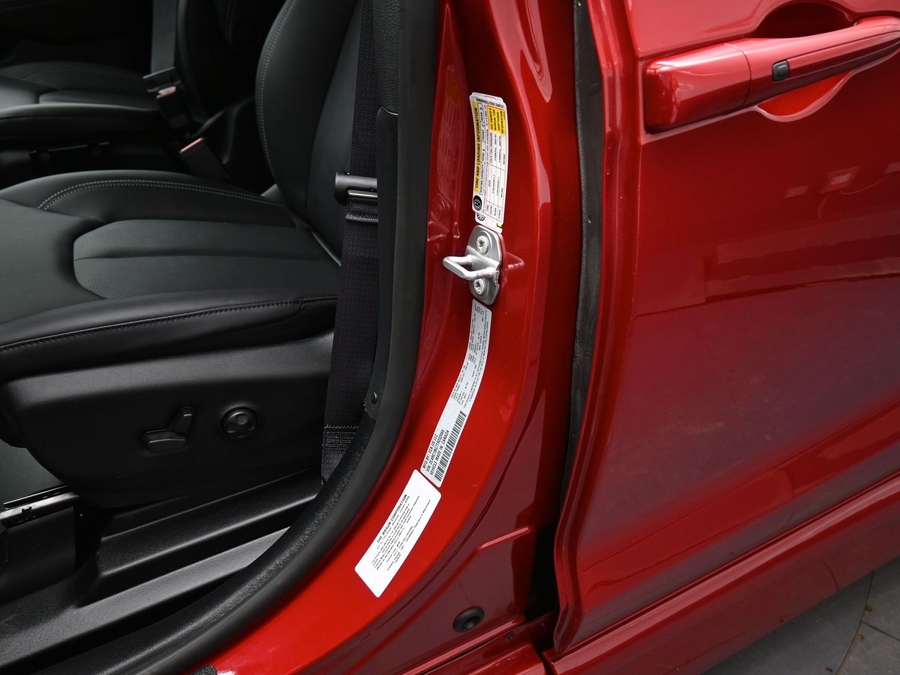Red Chrysler Pacifica image number 16