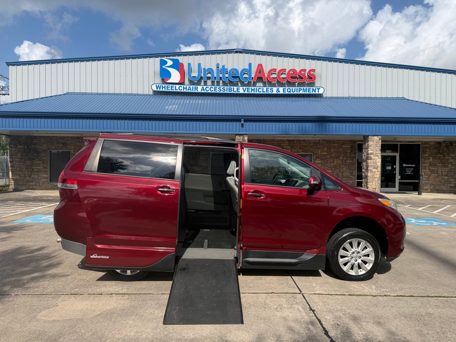 Used 2014 Toyota Sienna XLE - VMI Side Entry In Floor Automatic Ramp