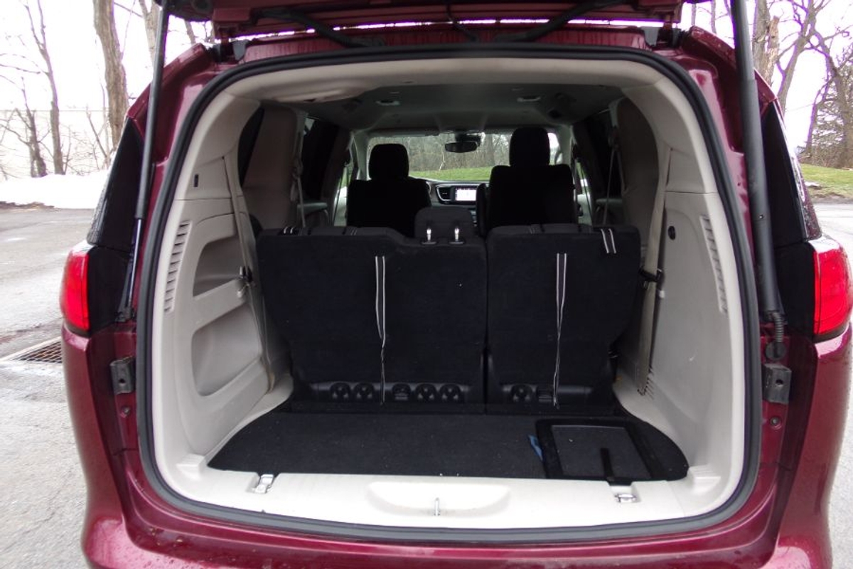 2023 CHRYSLER VOYAGER - Image 10