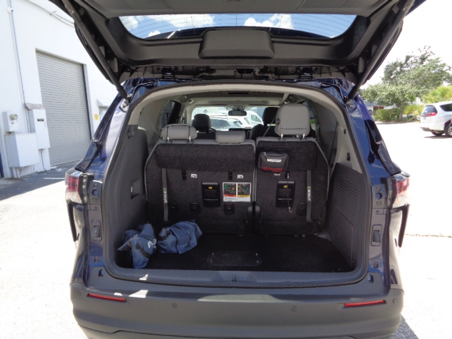 Used 2024 Toyota Sienna Hybrid XLE - BraunAbility Side Entry Fold Out Automatic Ramp