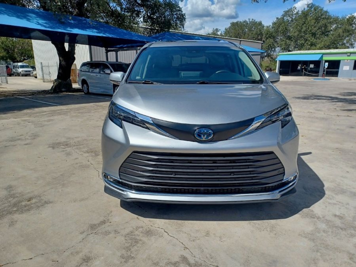 2024 TOYOTA SIENNA - Image 7