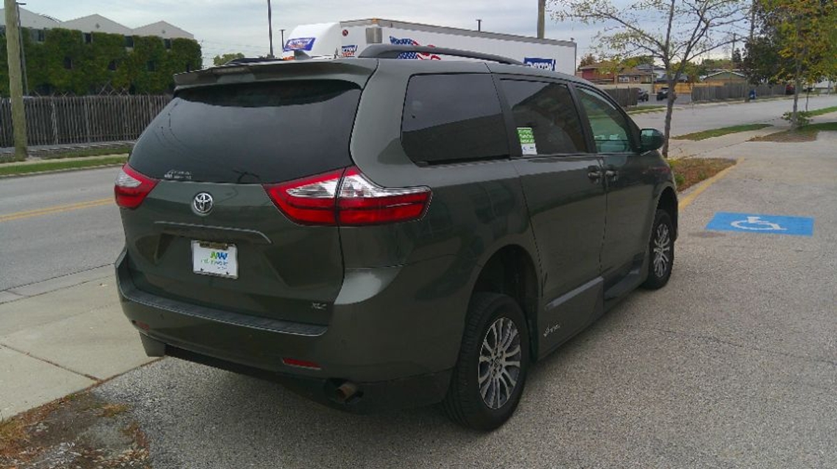 2018 TOYOTA SIENNA - Image 7
