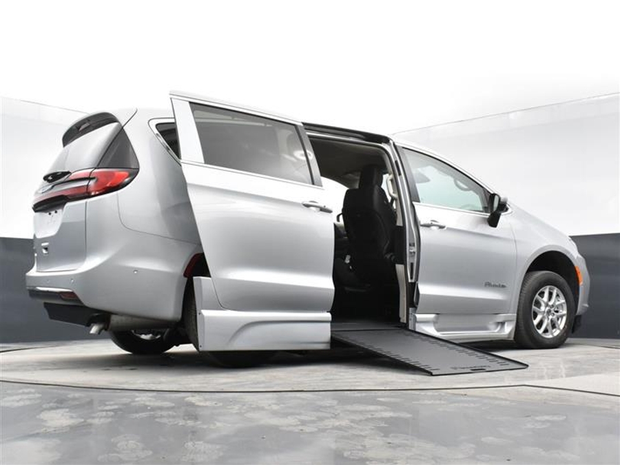 Used 2024 Chrysler Pacifica Touring L - BraunAbility Side Entry Entry In Floor Automatic Ramp