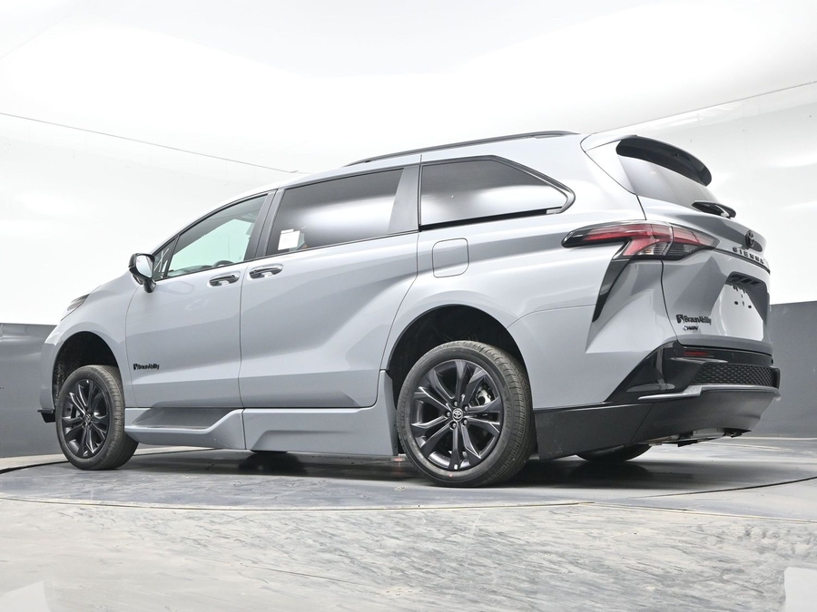 New 2026 Toyota Sienna Hybrid XSE Sport - BraunAbility Side Entry In Floor Automatic Ramp