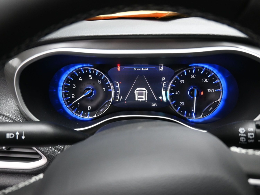 White Chrysler Pacifica image number 15