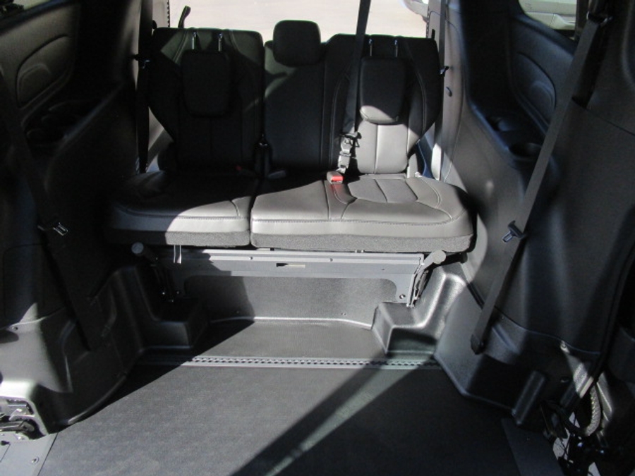 New 2025 Chrysler Pacifica Select Safety - BraunAbility Side Entry Entry Fold Out Automatic Ramp