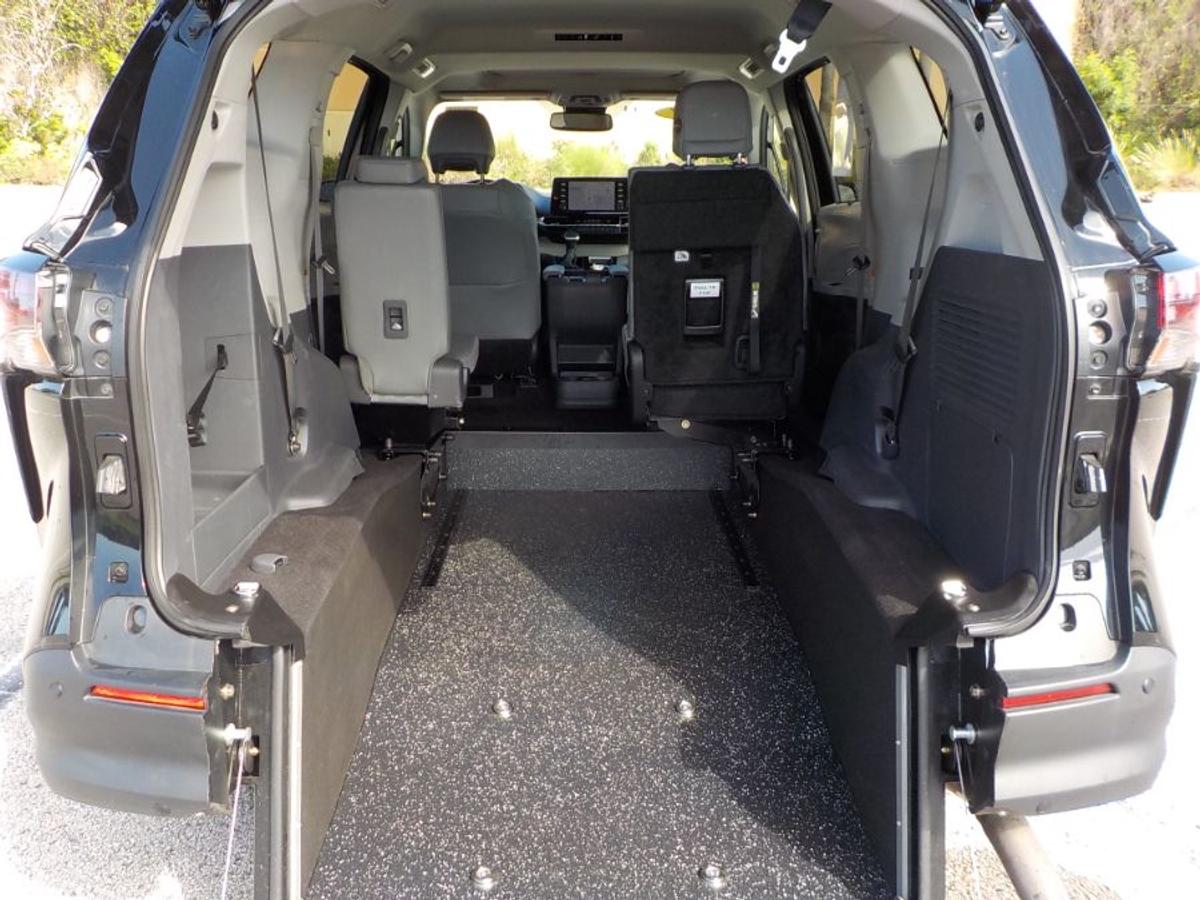 2024 TOYOTA SIENNA - Image 17