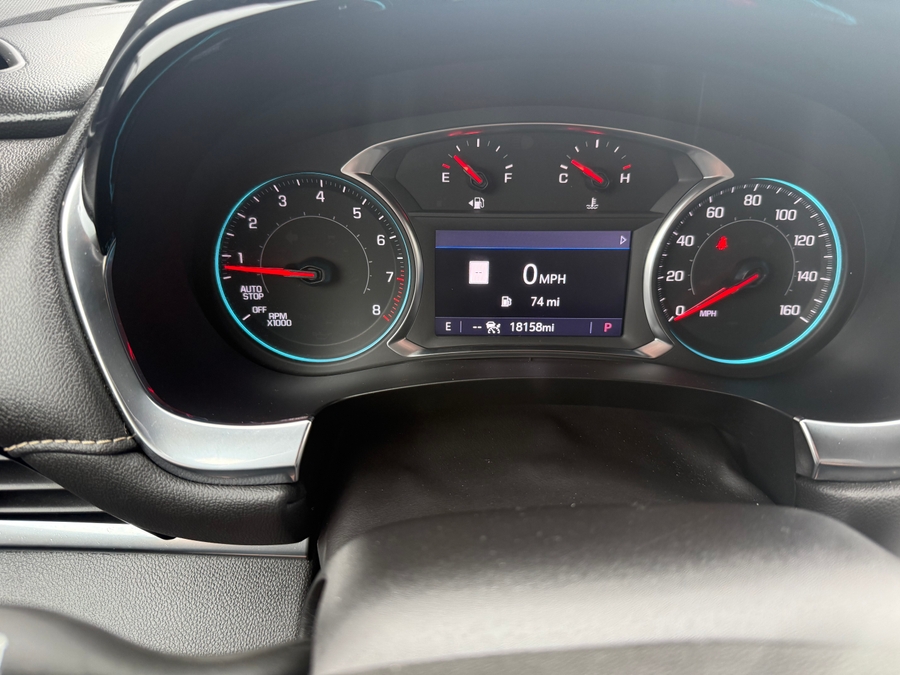 Grey Chevrolet Traverse image number 12