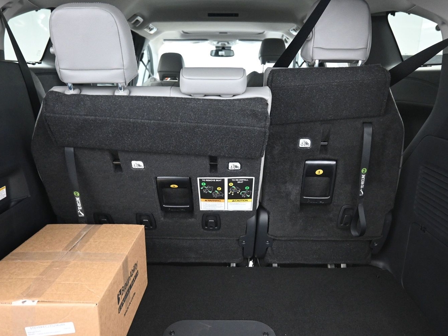New 2026 Toyota Sienna Hybrid XLE Base - BraunAbility Side Entry Entry Fold Out Automatic Ramp