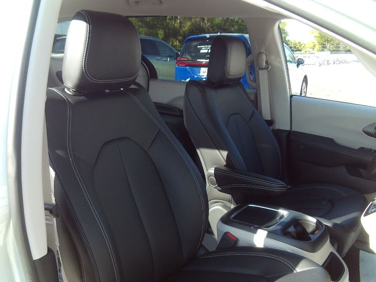 2024 CHRYSLER PACIFICA - Image 16