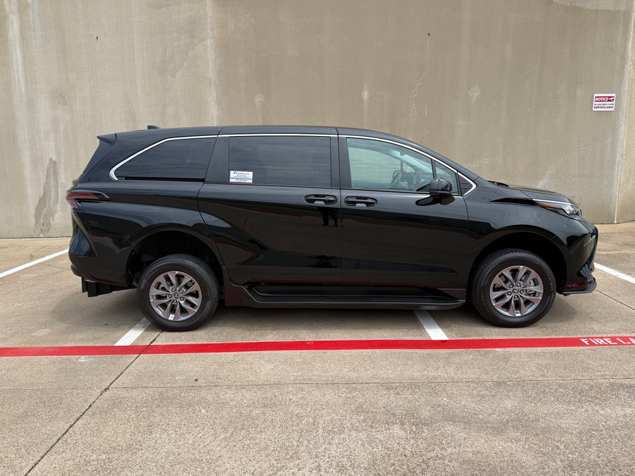 Used 2024 Toyota Sienna Hybrid LE - BraunAbility Rear Entry Entry Fold Out Manual Ramp
