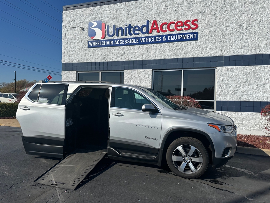 Used 2021 Chevrolet Traverse 3LT - BraunAbility Side Entry Entry In Floor Automatic Ramp