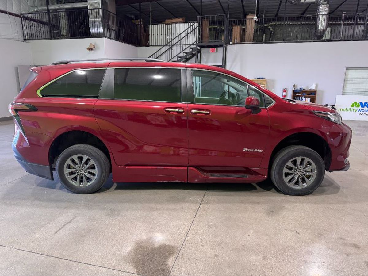 2022 TOYOTA SIENNA - Image 7