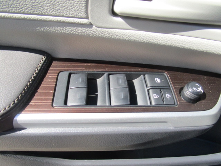 Used 2024 Toyota Sienna Hybrid LE Base - BraunAbility Side Entry Fold Out Automatic Ramp