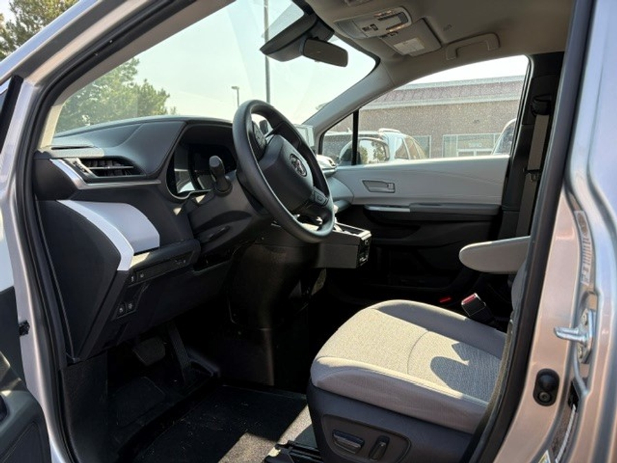 Used 2025 Toyota Sienna Hybrid LE - BraunAbility Side Entry Fold Out Automatic Ramp