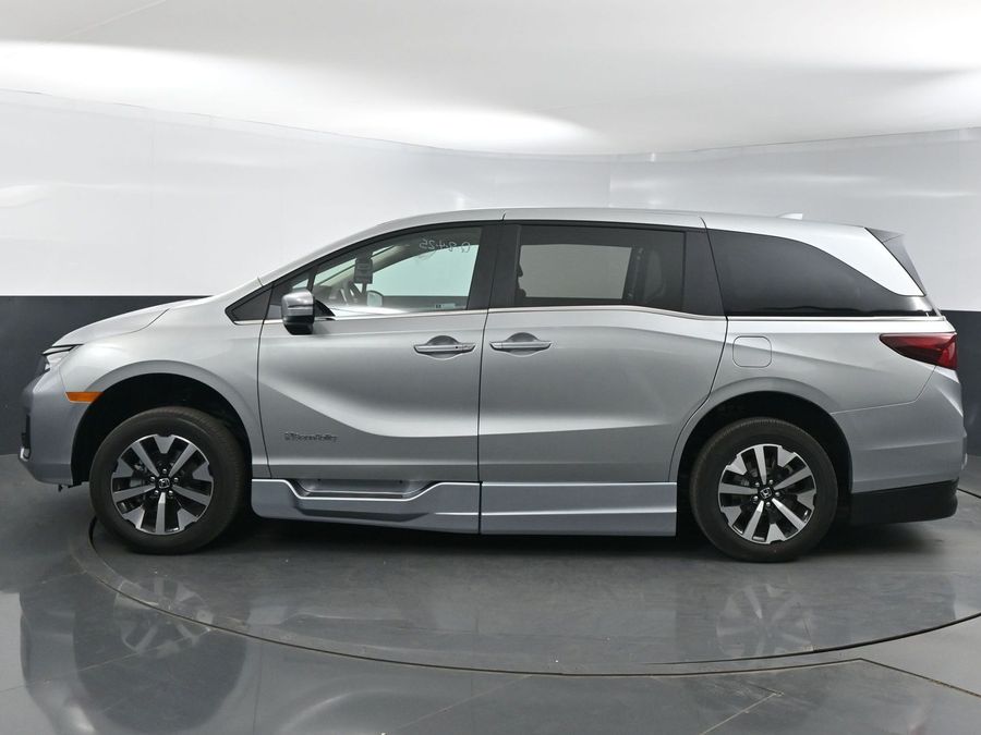 New 2025 Honda Odyssey EX-L - BraunAbility Side Entry Entry In Floor Automatic Ramp