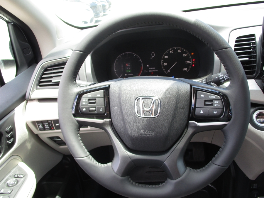 Silver Honda Odyssey image number 7