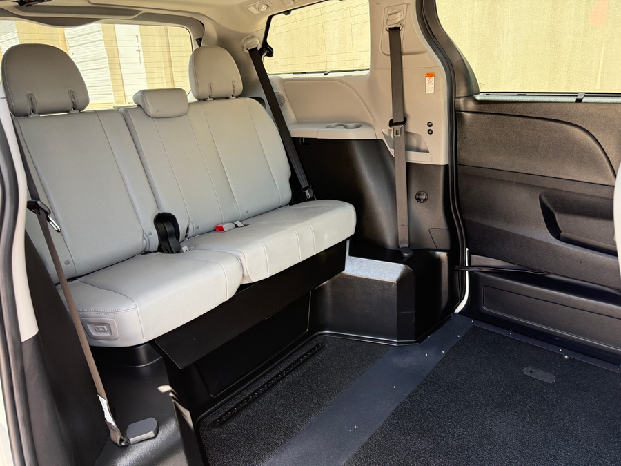 Used 2020 Toyota Sienna Limited - VMI Side Entry In Floor Automatic Ramp