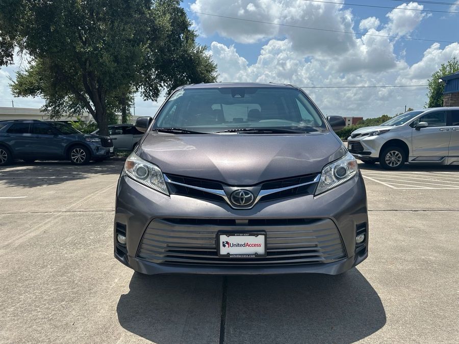 Used 2019 Toyota Sienna XLE Base - VMI Side Entry Entry In Floor Automatic Ramp