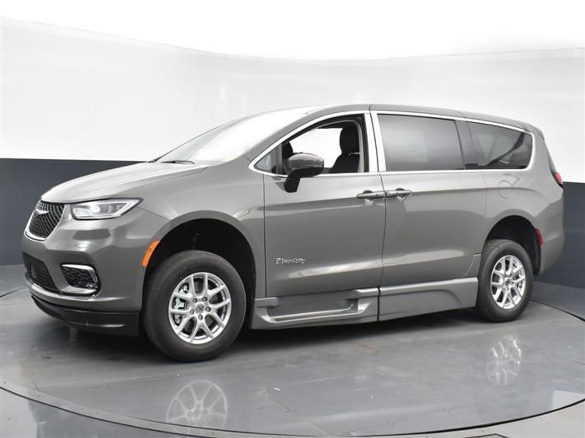 2023 CHRYSLER PACIFICA - Image 19