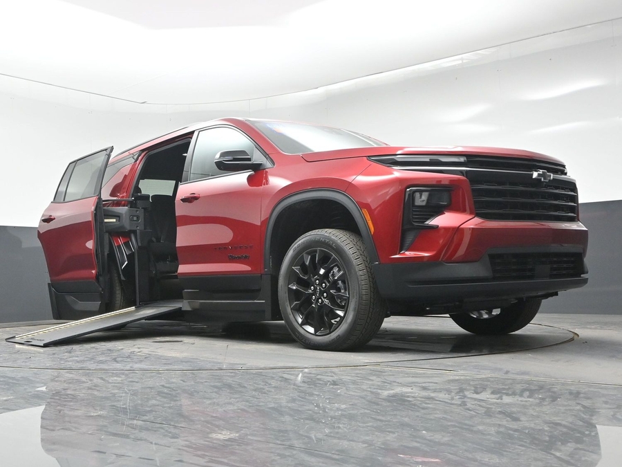 New 2026 Chevrolet Traverse 1LT Midnight - BraunAbility Side Entry In Floor Automatic Ramp