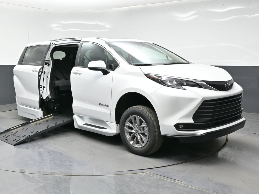 White Toyota Sienna with Side Entry Automatic Fold Out ramp
