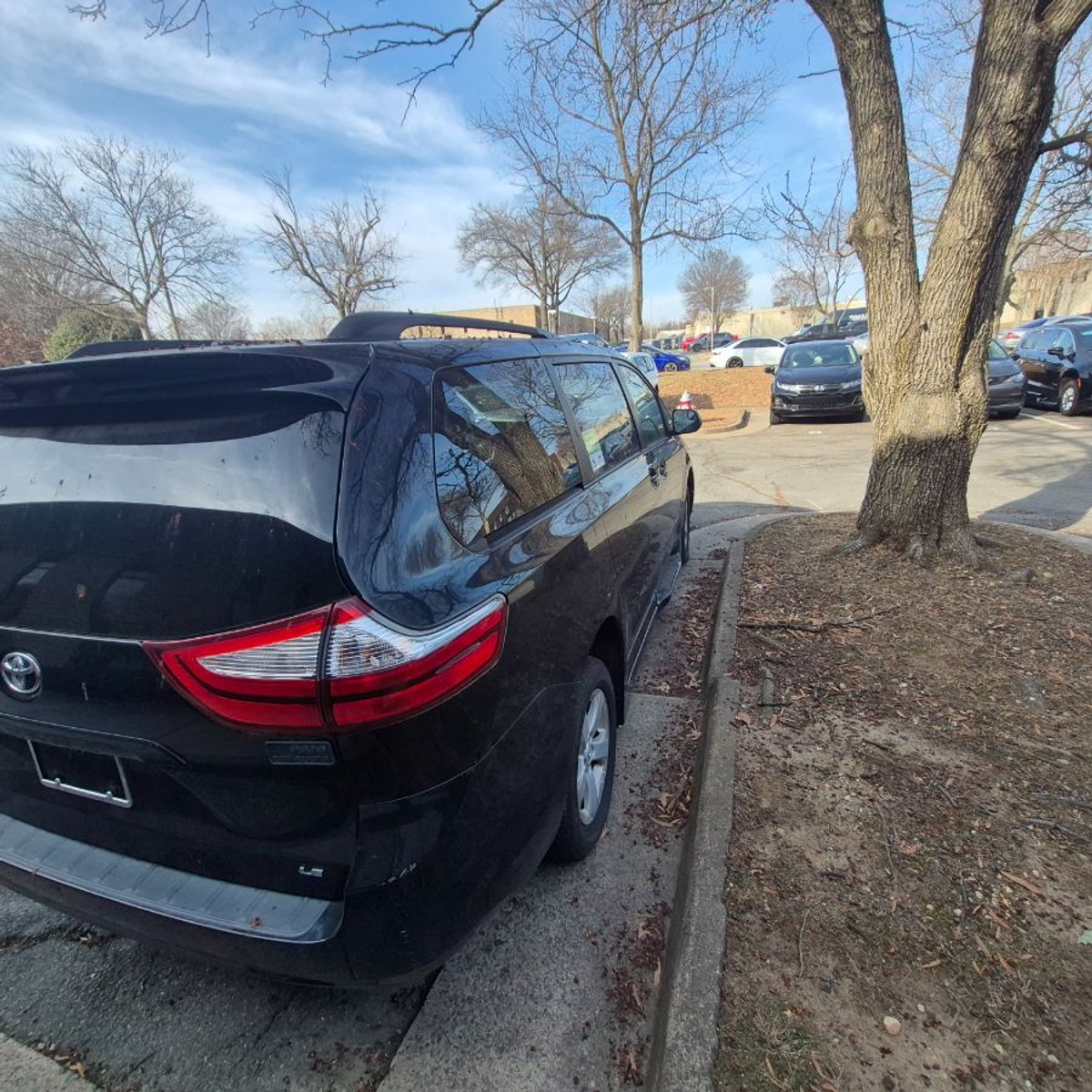2015 TOYOTA SIENNA - Image 9