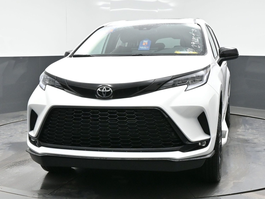 New 2026 Toyota Sienna Hybrid XSE Sport - BraunAbility Side Entry In Floor Automatic Ramp