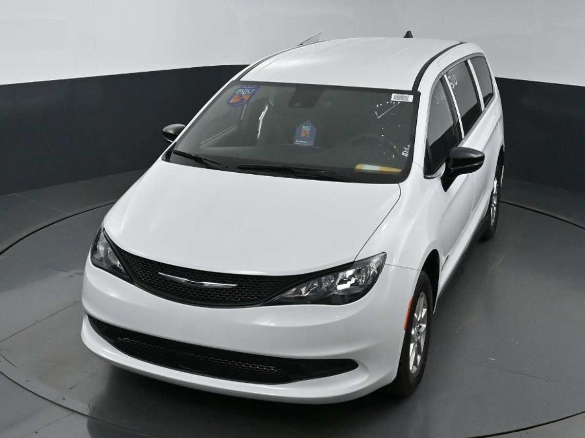 2025 CHRYSLER VOYAGER - Image 23