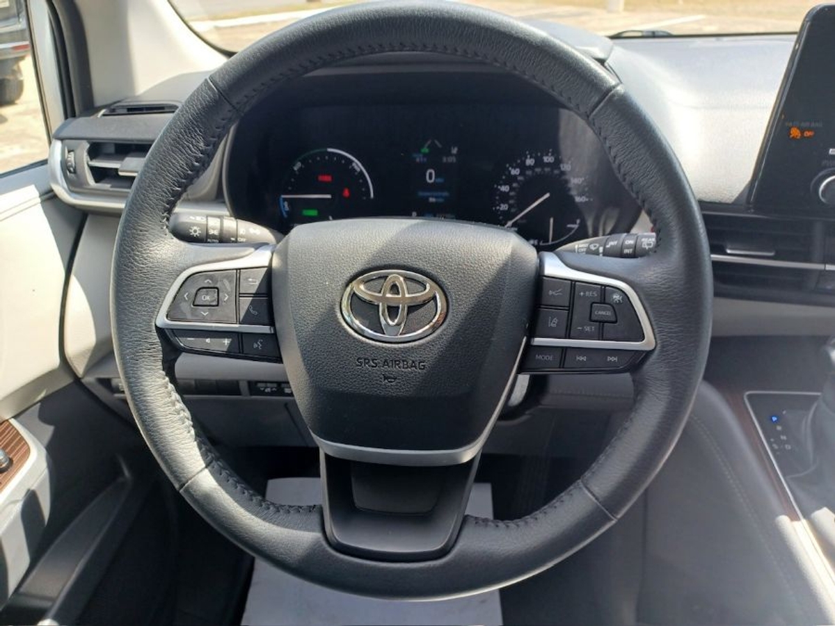 2024 TOYOTA SIENNA - Image 15