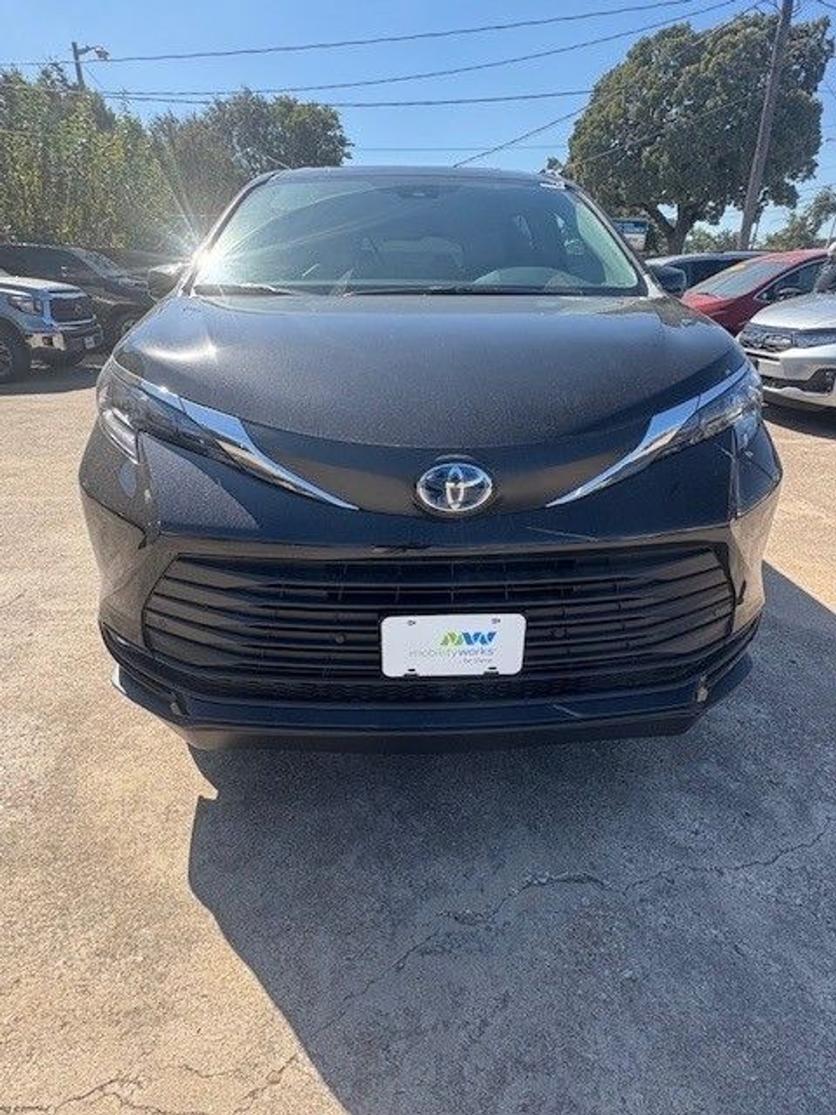 2025 TOYOTA SIENNA - Image 2