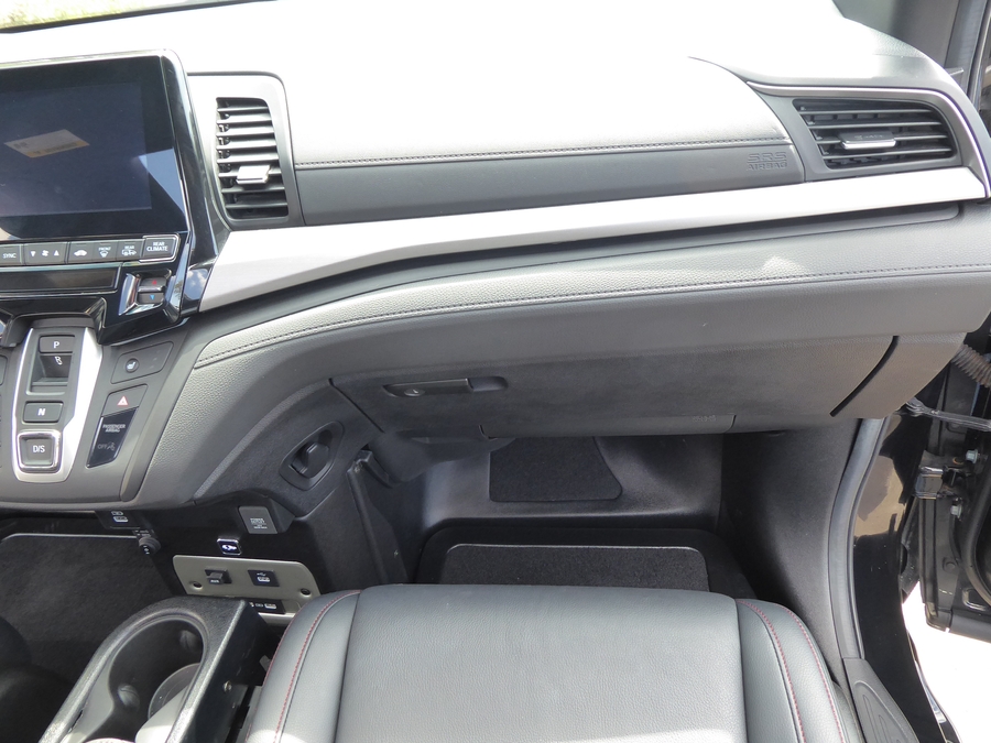 Used 2024 Honda Odyssey Sport - BraunAbility Side Entry In Floor Automatic Ramp