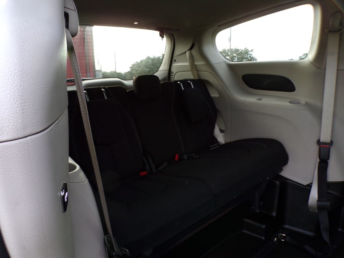 2023 CHRYSLER VOYAGER - Image 14