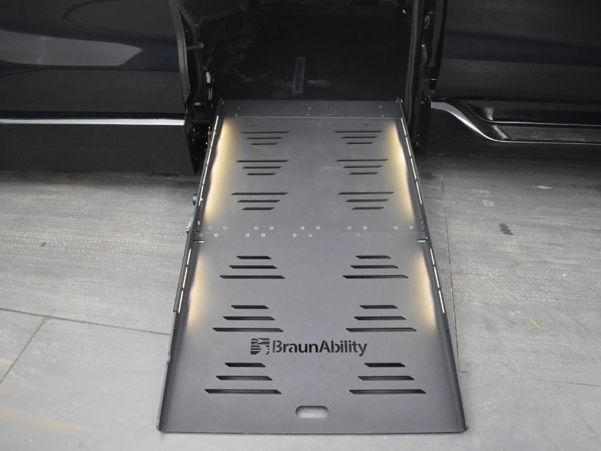 2025 TOYOTA SIENNA - Image 12