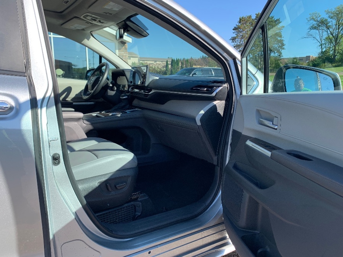 2024 TOYOTA SIENNA - Image 14